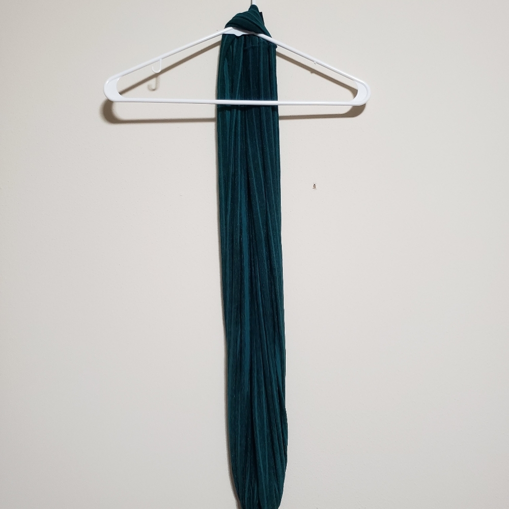 Green Infinity Scarf - Picture 2 of 4